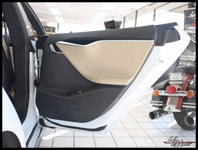 2015 Tesla Model S 90D