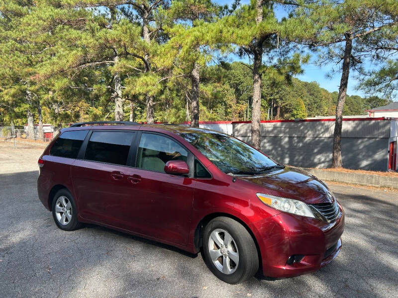 2011 Toyota Sienna LE 7-Passenger Auto Access Seat