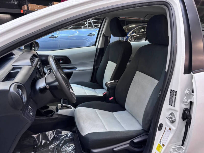 2013 Toyota Prius c