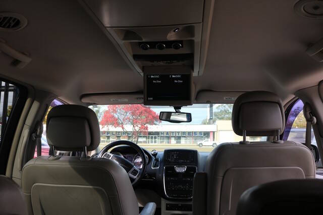 2013 Chrysler Town and Country Touring-L