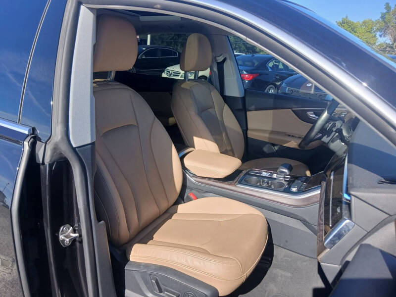 2019 Audi Q8 quattro Premium Plus 55 TFSI