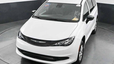 2025 Chrysler Voyager LX