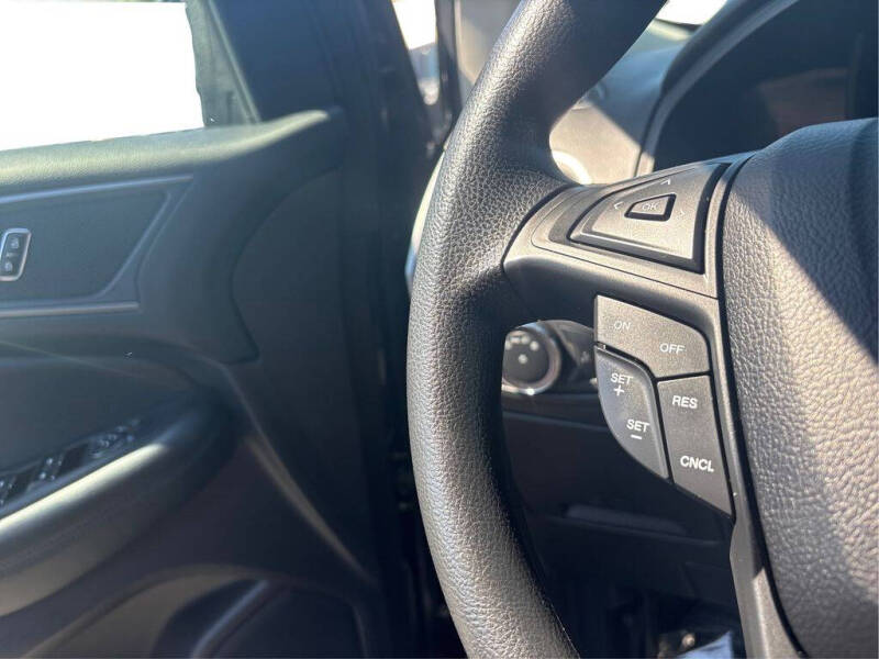 2020 Ford Edge SE