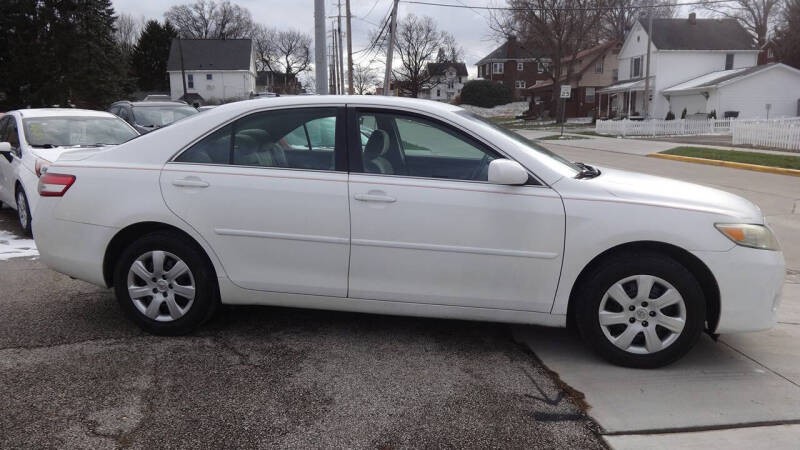 2011 Toyota Camry LE