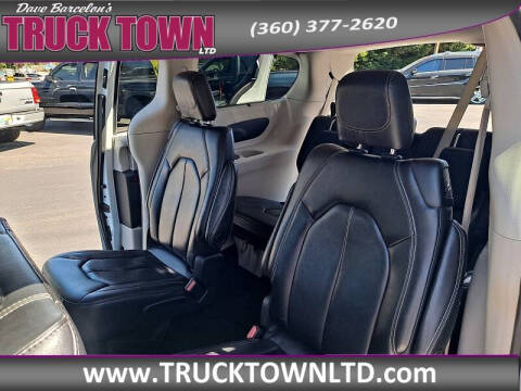 2022 Chrysler Pacifica Touring L