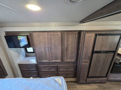 2020 Winnebago Vista