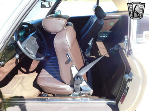 1987 Mercedes-Benz 560-Class 560 SL