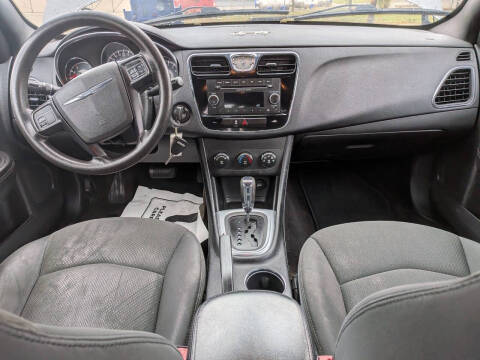 2012 Chrysler 200 LX