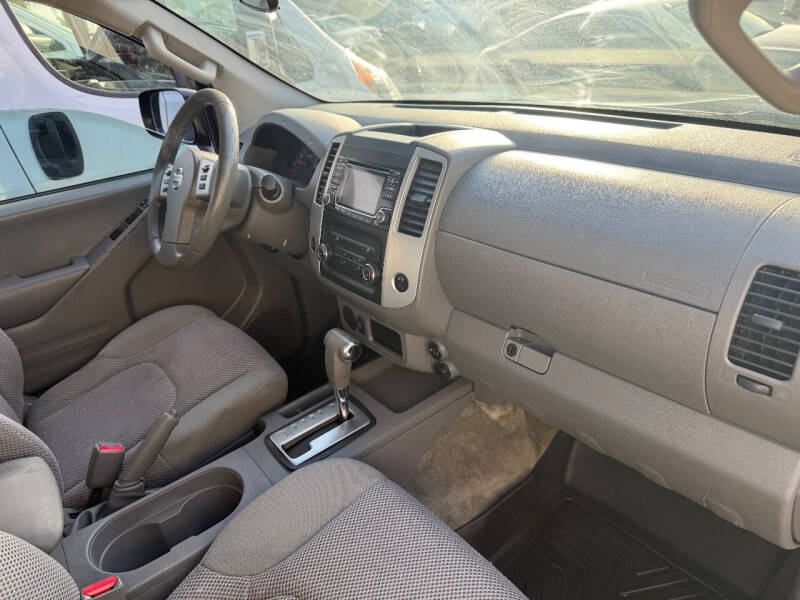 2017 Nissan Frontier SV