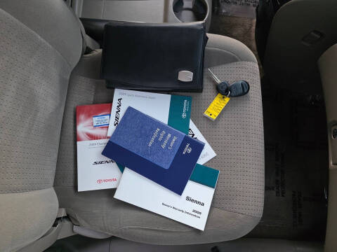 2009 Toyota Sienna LE 7-Passenger