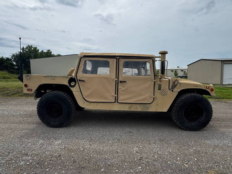 2014 AM General Hummer