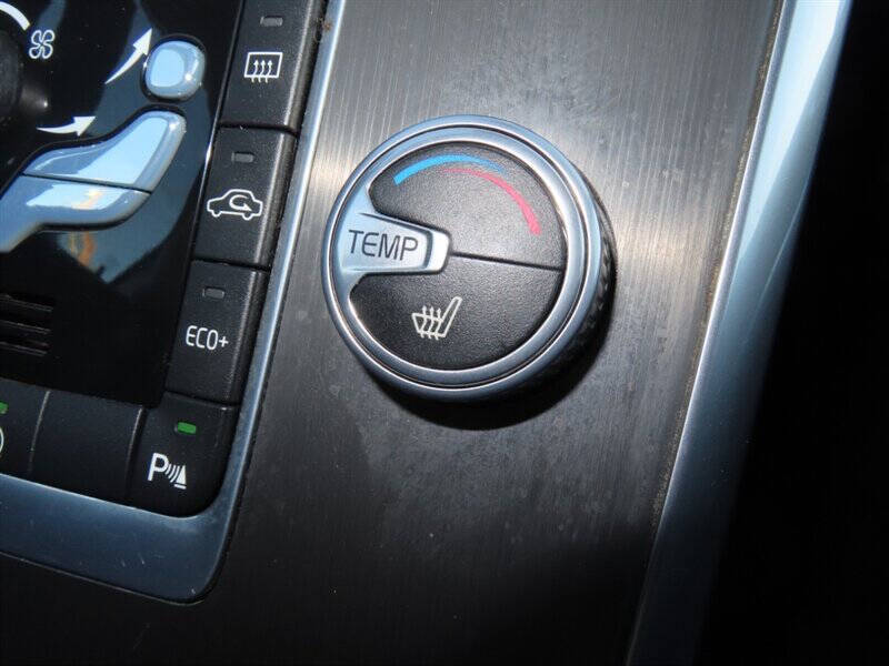 2016 Volvo XC60 T5 Drive-E Premier