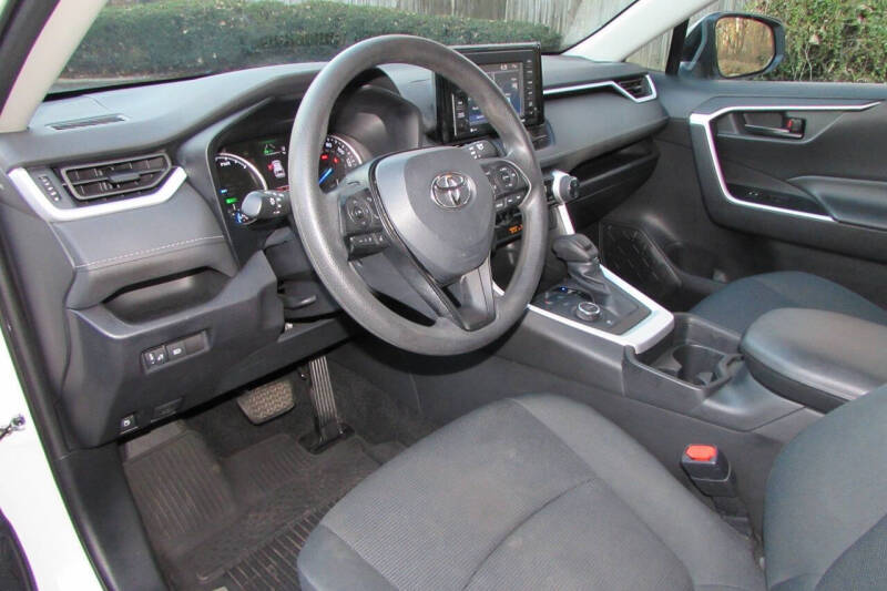 2020 Toyota RAV4 Hybrid LE