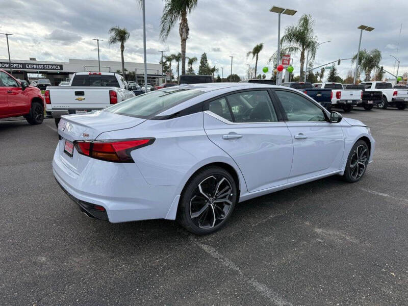 2025 Nissan Altima 2.5 SR