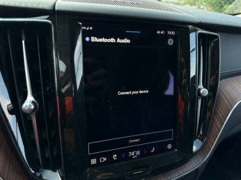 2023 Volvo XC60 B5 Ultimate Bright Theme