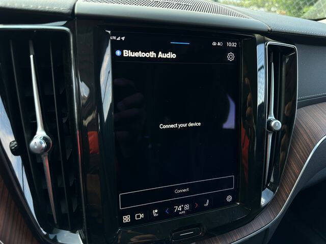 2023 Volvo XC60 B5 Ultimate Bright Theme