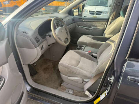 2007 Toyota Sienna LE 8-Passenger