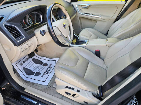 2016 Volvo XC60 T5 Drive-E Premier