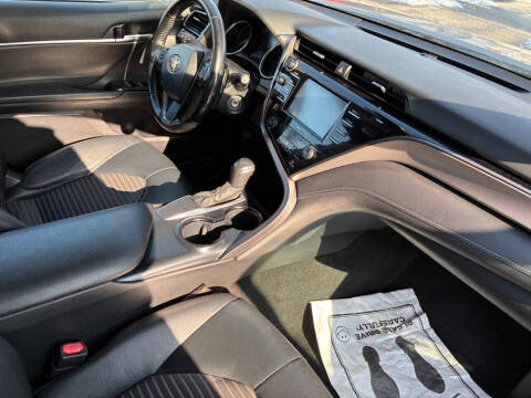 2020 Toyota Camry SE