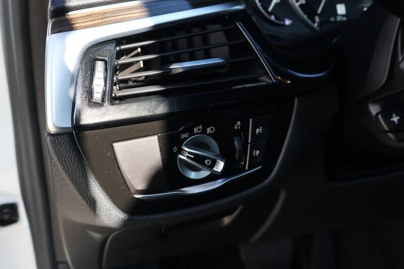 2019 BMW 5 Series 530i