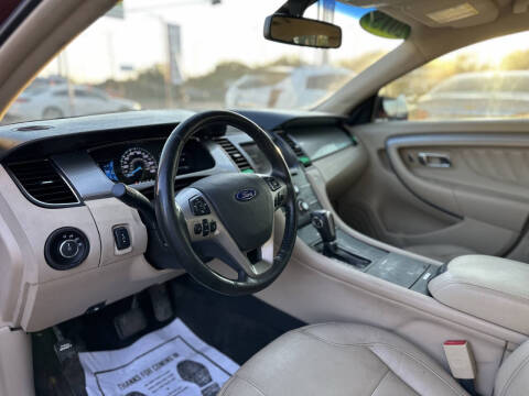 2015 Ford Taurus SEL