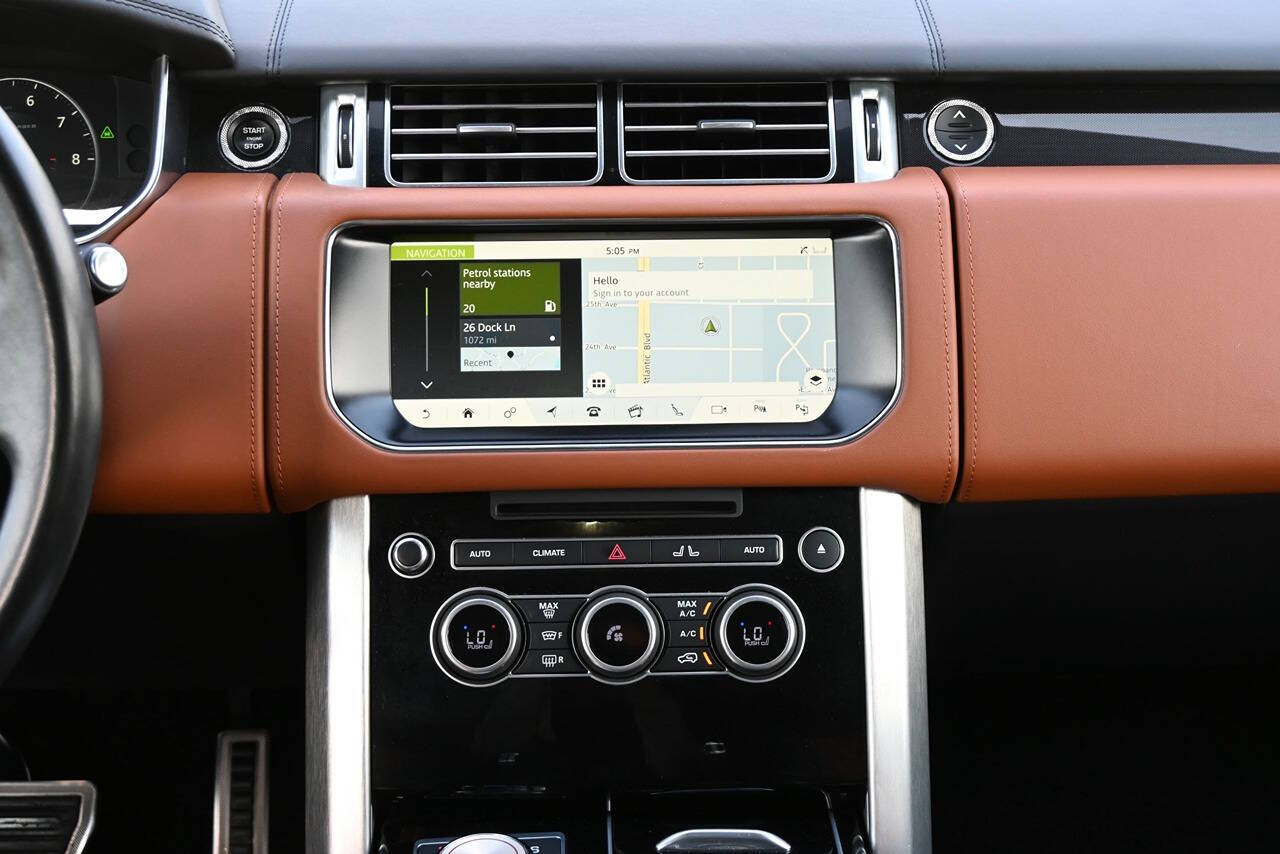 2017 Land Rover Range Rover 32