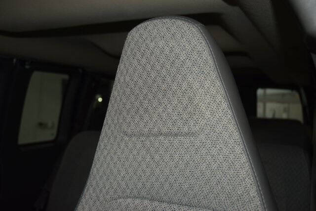 2025 Chevrolet Express LS 3500