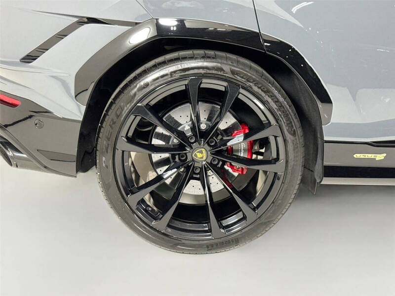 2023 Lamborghini Urus S