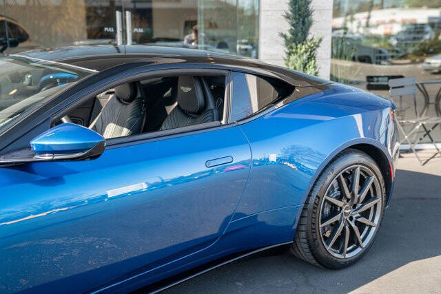2020 Aston Martin DB11 39