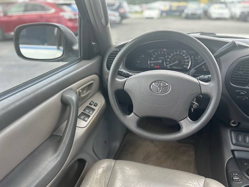 2005 Toyota Sequoia SR5