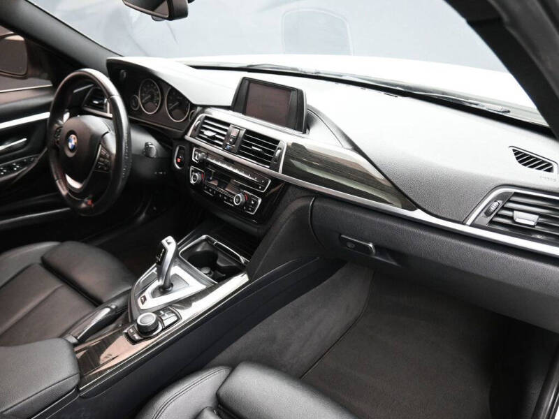 2018 BMW 3 Series 330e iPerformance