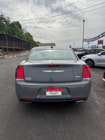 2019 Chrysler 300 S