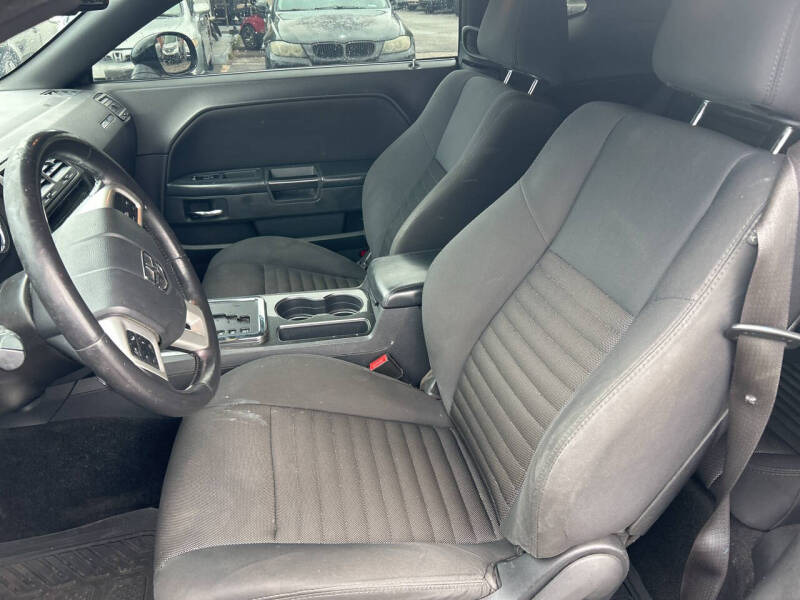 2014 Dodge Challenger SXT