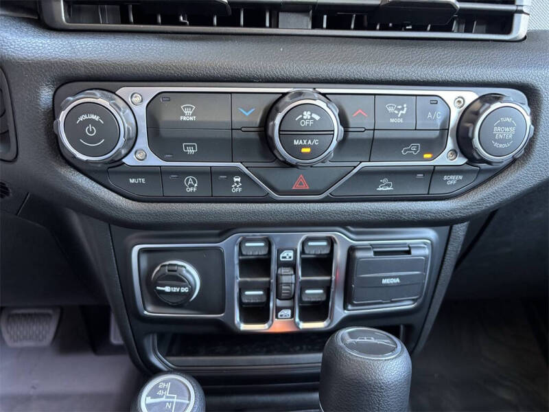 2025 Jeep Gladiator Sport