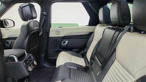 2024 Land Rover Discovery P300 Dynamic SE