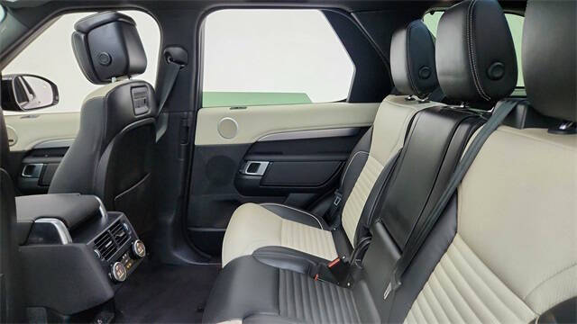 2024 Land Rover Discovery P300 Dynamic SE