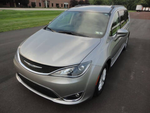 2017 Chrysler Pacifica Touring-L