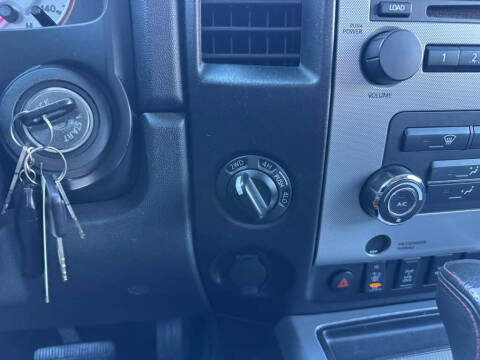 2012 Nissan Titan SV