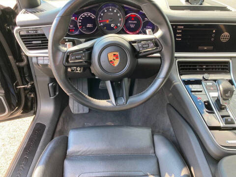 2023 Porsche Panamera 4 Platinum Edition