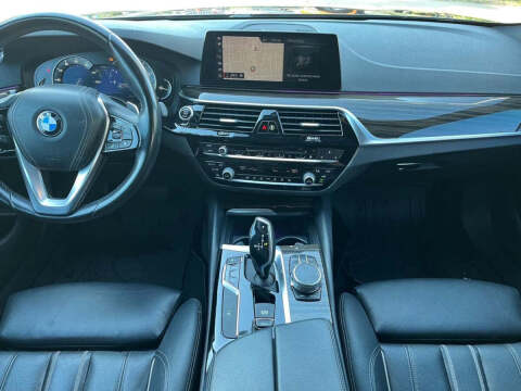 2019 BMW 5 Series 530i