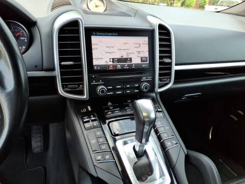 2017 Porsche Cayenne Platinum Edition