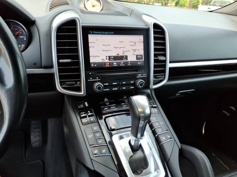 2017 Porsche Cayenne Platinum Edition