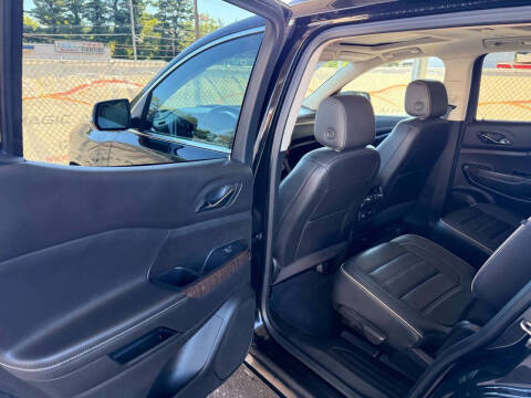 2022 GMC Acadia Denali