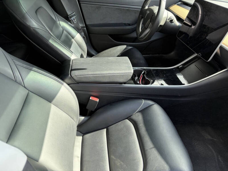 2019 Tesla Model 3 Standard Range Plus