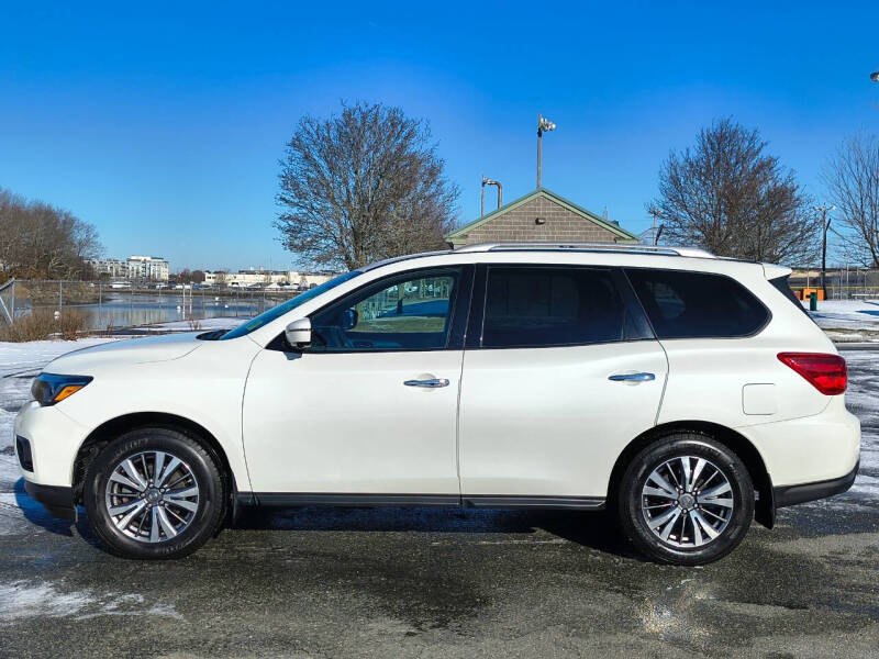 2017 Nissan Pathfinder SL