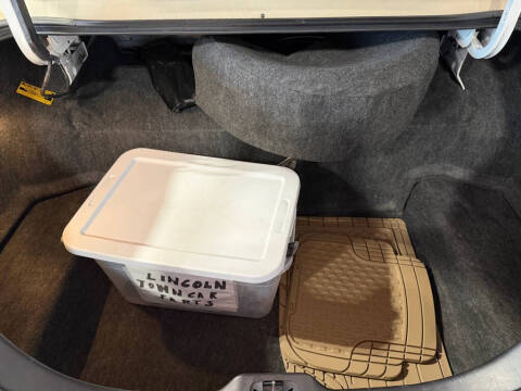 2002 Lincoln Town Car Executive