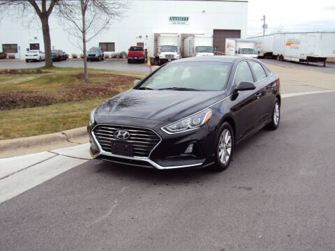 2018 Hyundai Sonata for sale at ARIANA MOTORS INC in Addison IL