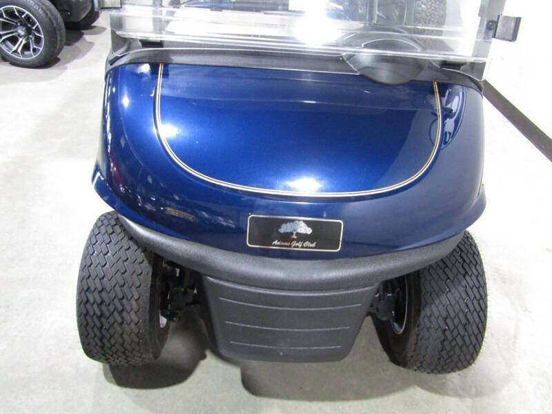 2019 E-Z-GO RXV