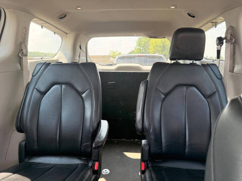 2020 Chrysler Pacifica Touring L