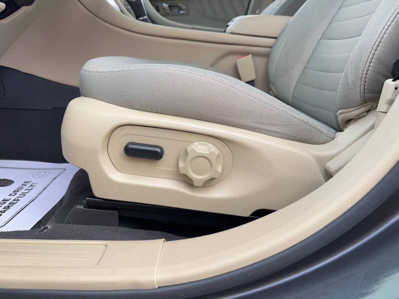 2019 Ford Taurus SE